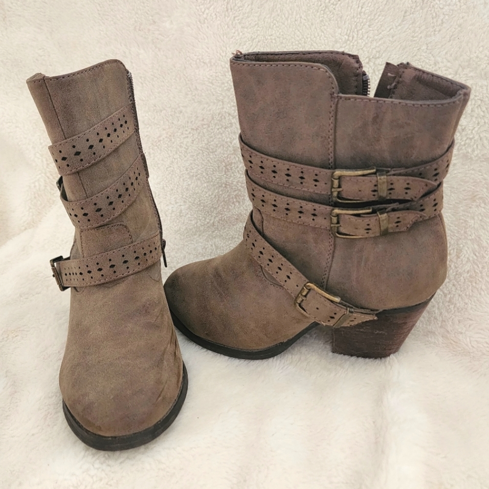 Size 6 Boots